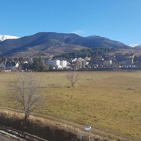 Loft Mansarde Du Train Jaune Avec Vue Sur Les Montagnes Сайагуз Экстерьер фото
